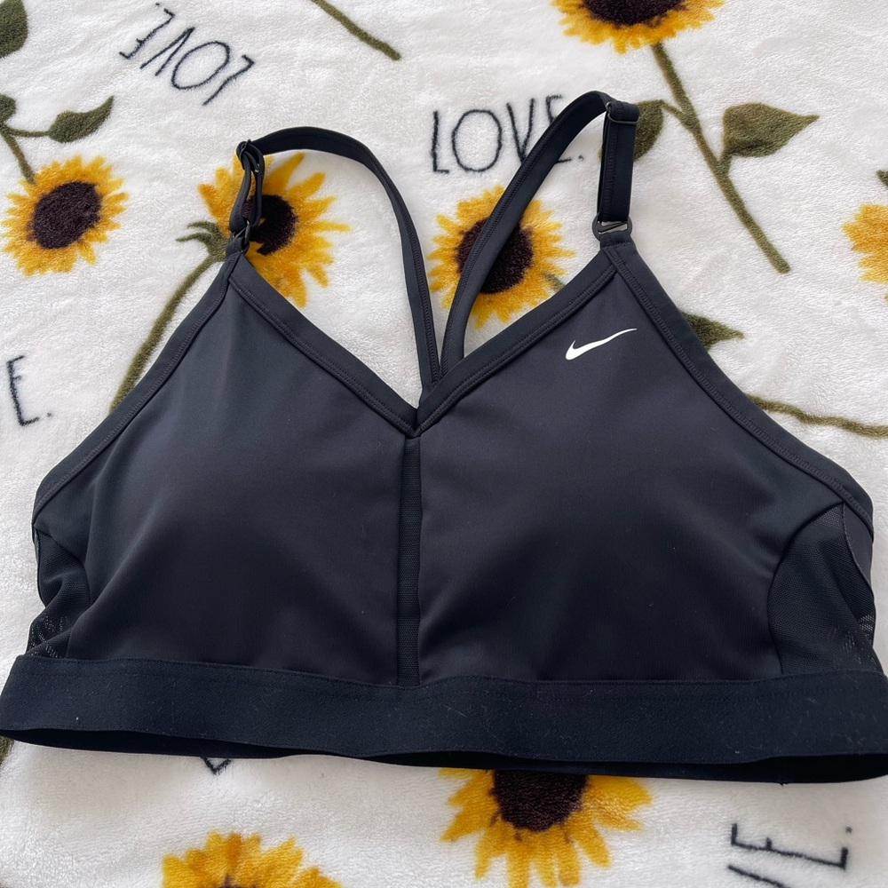 Nike Women's Black Cross-Back Sports Bra